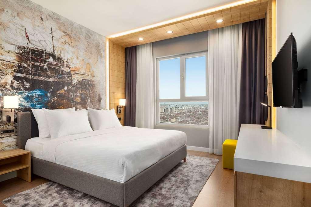 Days Inn & Suites By Wyndham Esenyurt Istanbul Room photo
