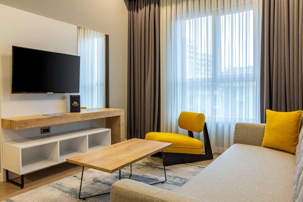 Days Inn & Suites By Wyndham Esenyurt Istanbul Room photo