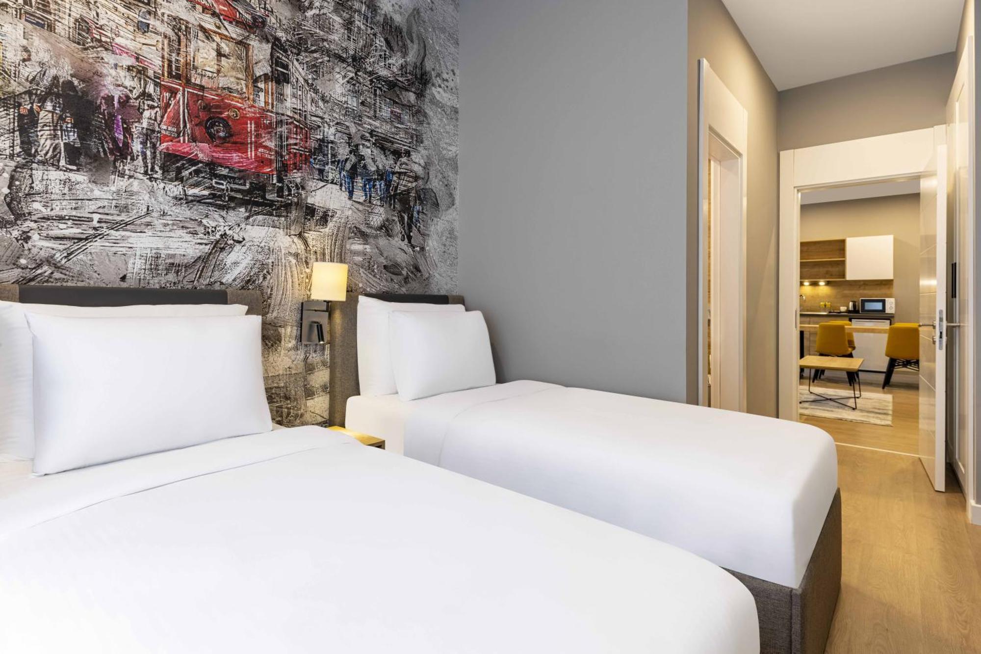 Days Inn & Suites By Wyndham Esenyurt Istanbul Exterior photo